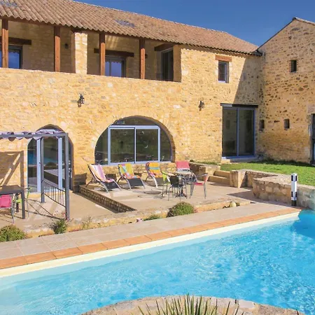Semesterbostad Five Bedroom Holiday In Barjac *