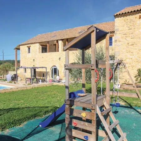 Five Bedroom Holiday In Barjac