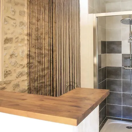 Semesterbostad Five Bedroom Holiday In Barjac *